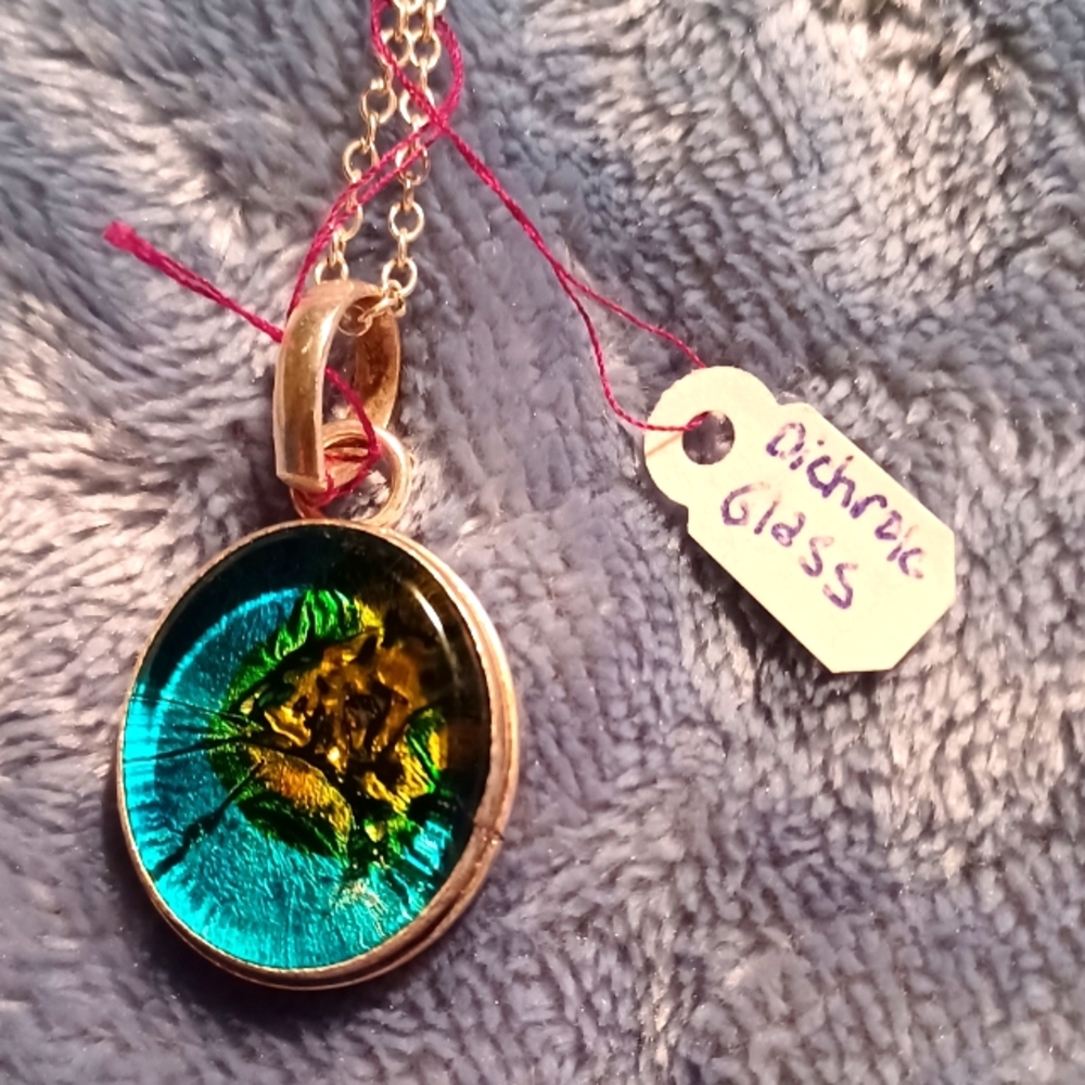 Dichroic Glass SS pendant & Chain